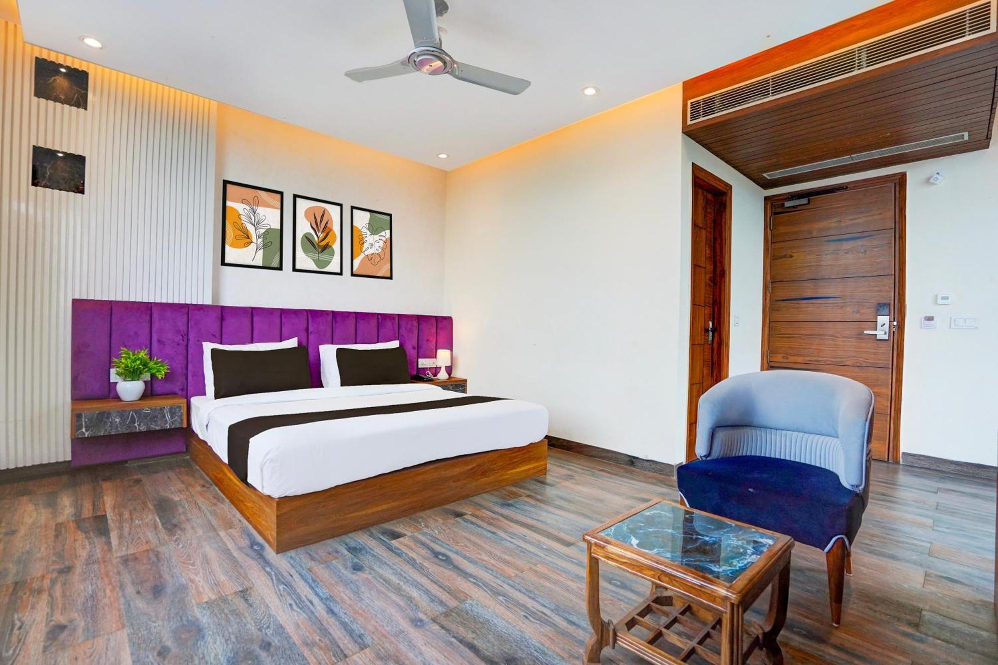 Hotel Marina Near Igi Airport Delhi ニューデリー エクステリア 写真