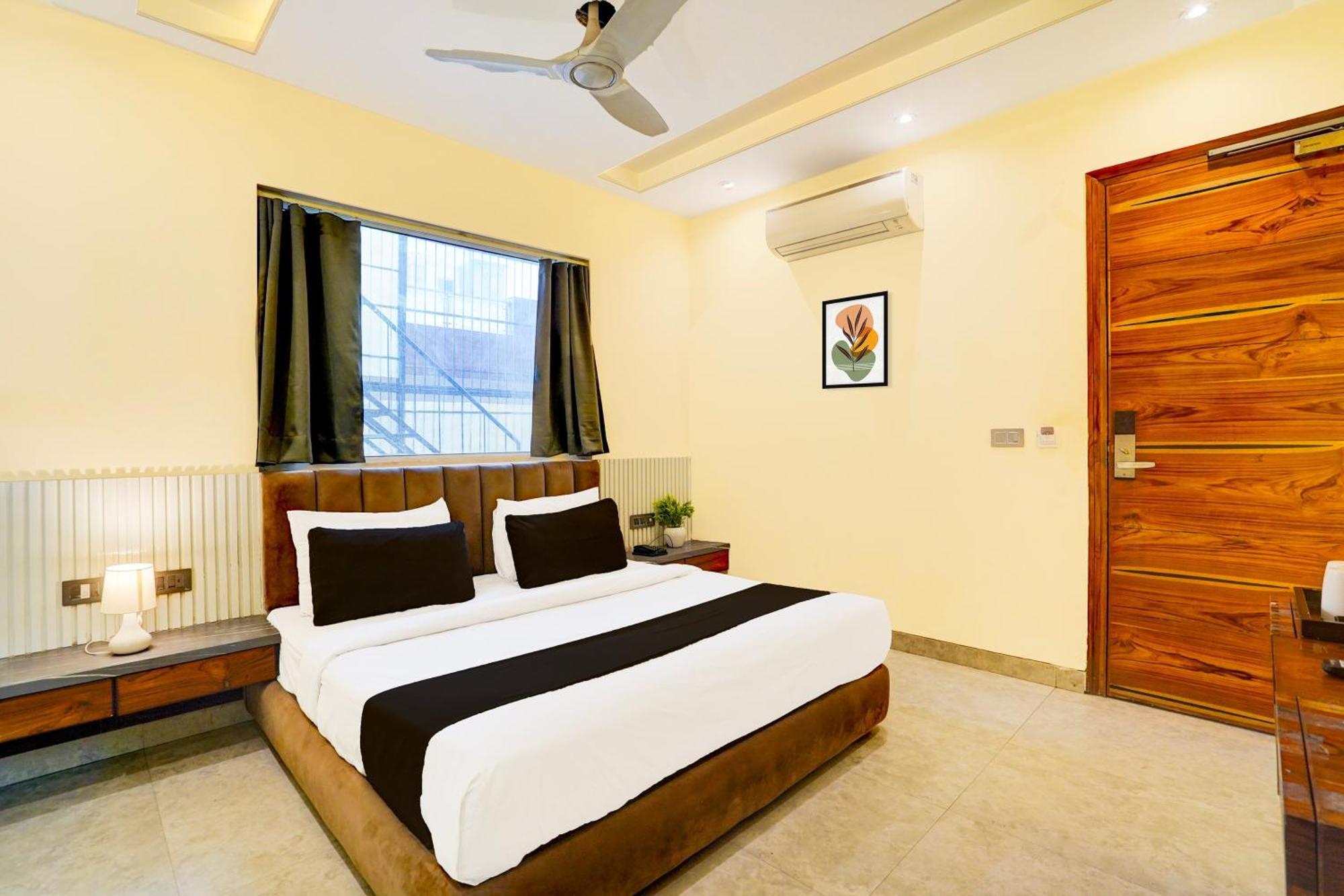 Hotel Marina Near Igi Airport Delhi ニューデリー エクステリア 写真