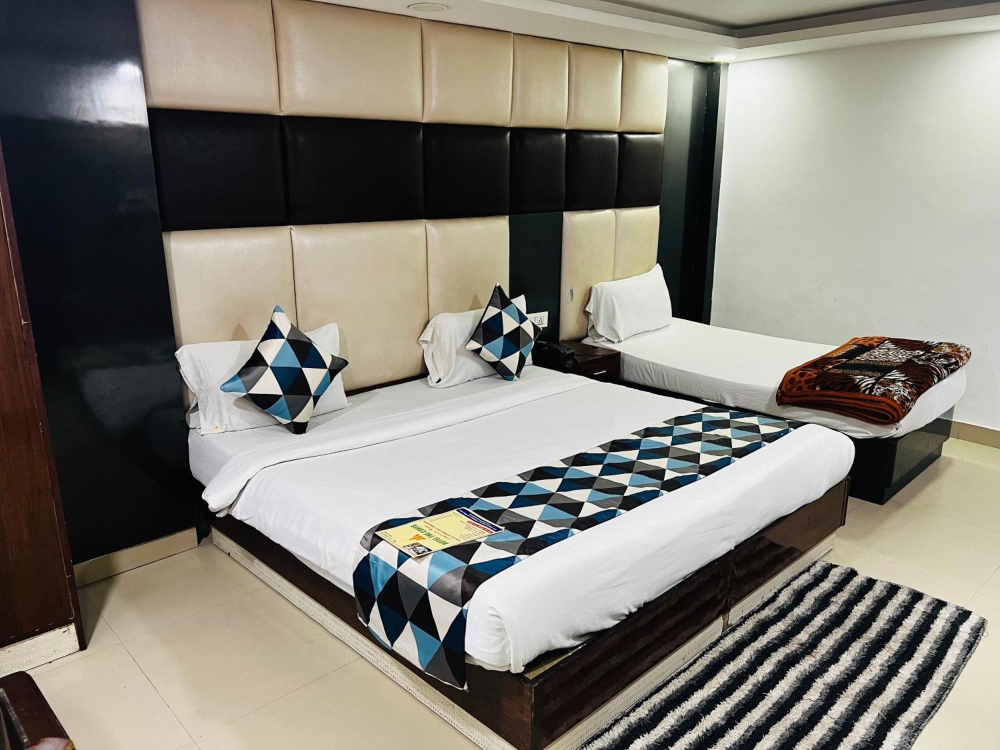 Hotel Marina Near Igi Airport Delhi ニューデリー エクステリア 写真